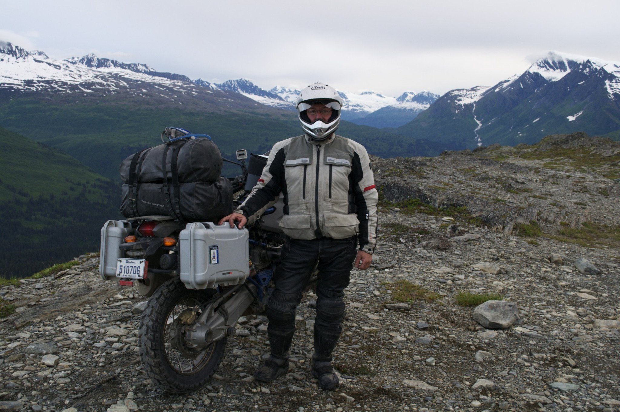 A 11,200 km motorcycle ride, from Quebec to Alaska in 18 days